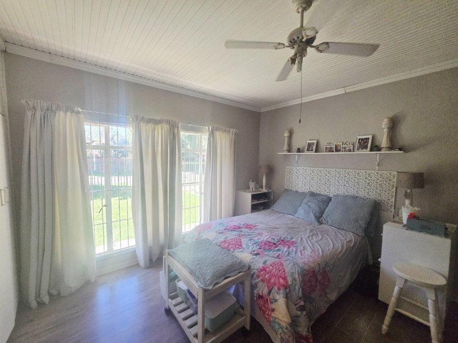 5 Bedroom Property for Sale in Fichardt Park Free State